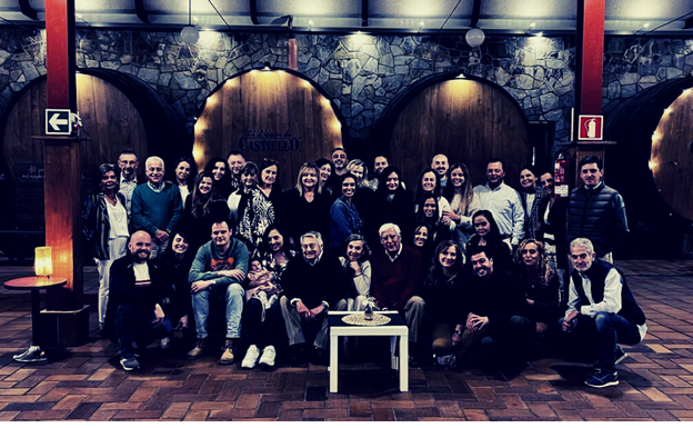 Equipo de la Clínica para homenajear y celebrar a María José Buznego